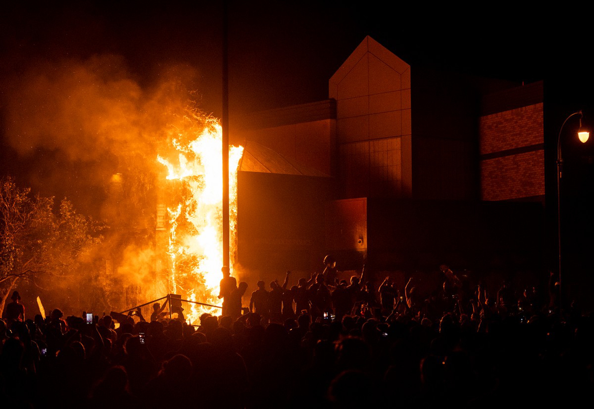 Le proteste per George Floyd, ucciso dalla polizia a Minneapolis