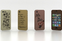 Appunto. La cover per smartphone realizzata in carta ecologica