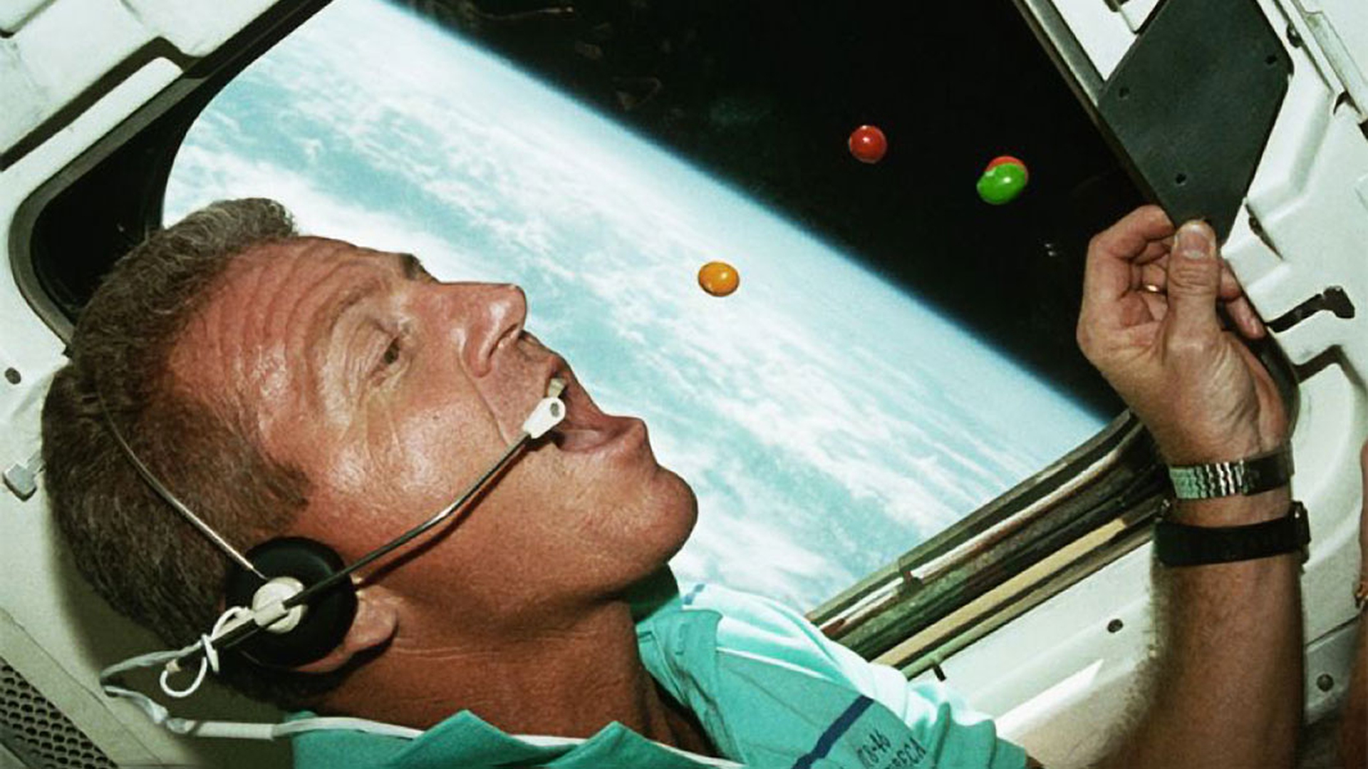 Cibo nello spazio. Dai cubetti dell'Apollo 13 ai legumi Slow Food di Samantha Cristoforetti