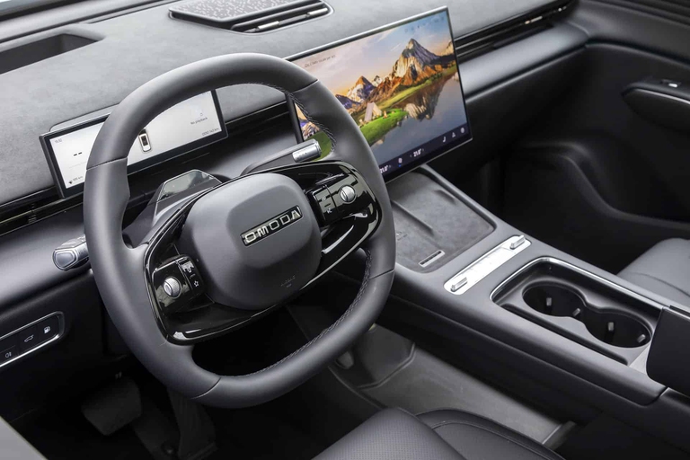 Omoda, ibrido, test drive