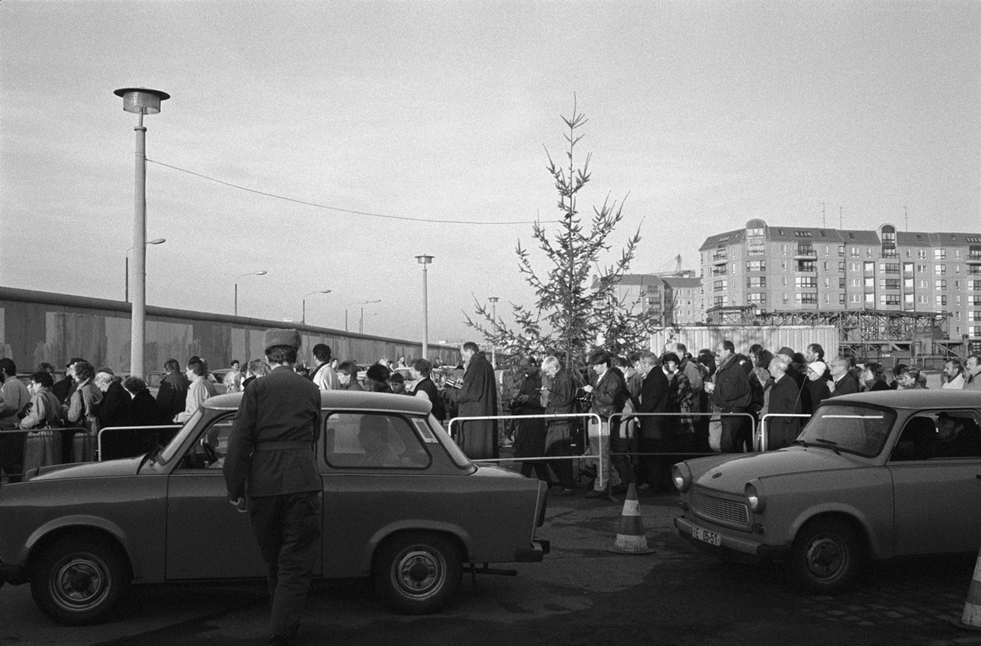 Le foto storiche del muro di Berlino