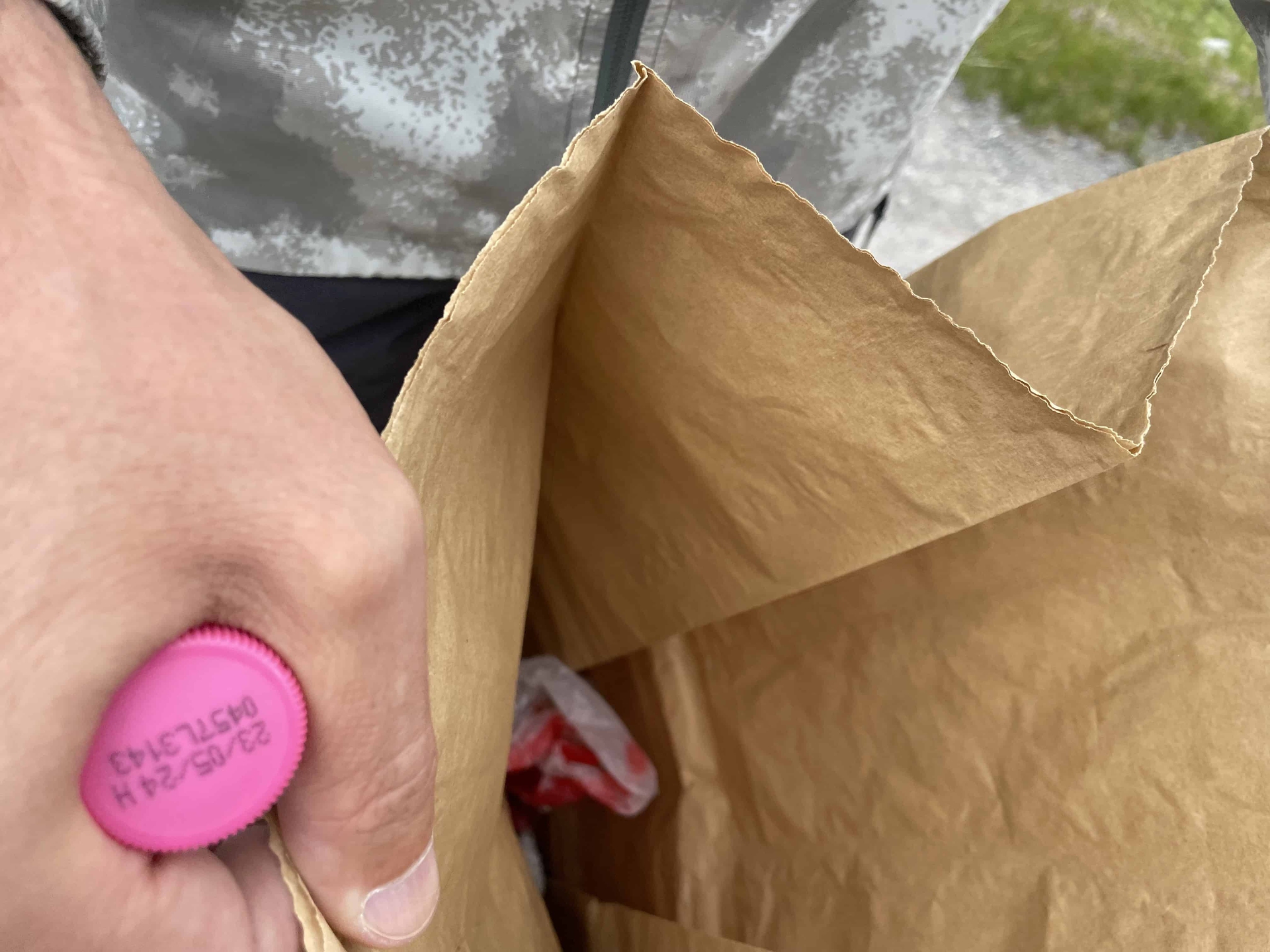 A Livigno si possono ripulire i sentieri mentre si cammina