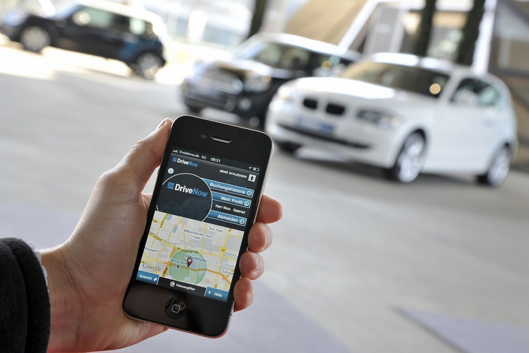 Grazie alle app su smartphone è possibile conoscere in tempo reale la collocazione e lo stato della vettura desiderata