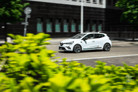 Renault Clio hybrid, la city car che promette un taglio ai consumi fino al 40 per cento