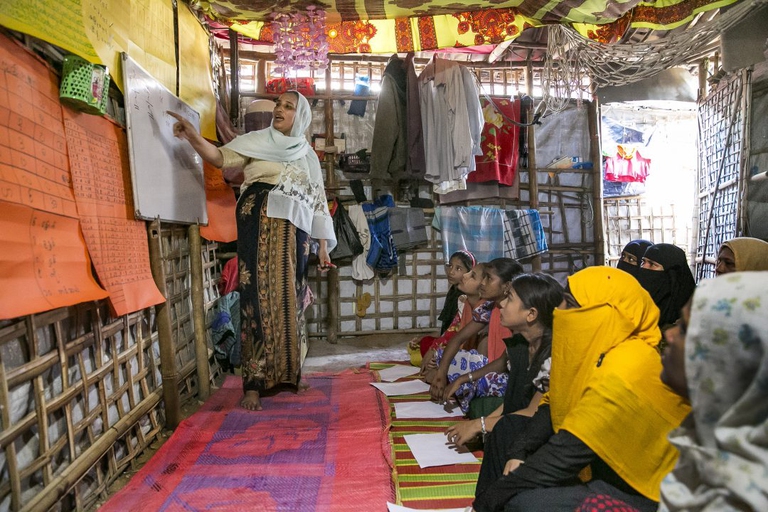 Una scuola Rohingya in Bangladesh