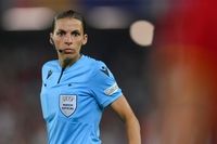 Qatar 2022, Stéphanie Frappart è la prima arbitra di una partita ai mondiali di calcio