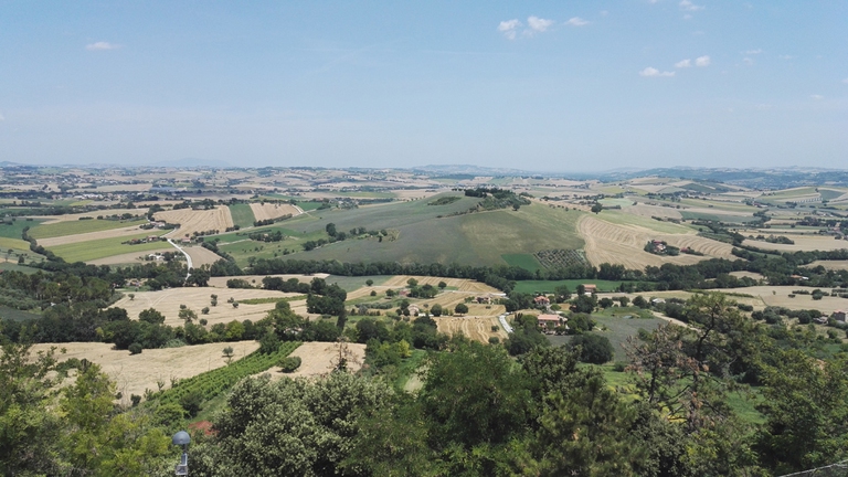 Il panorama da Treia, dove si è svolto il Seminario Estivo di Fondazione Symbola.