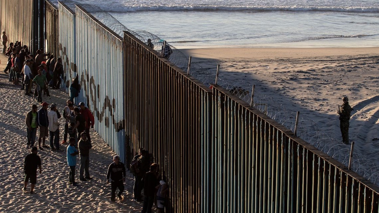 donald trump, migrants