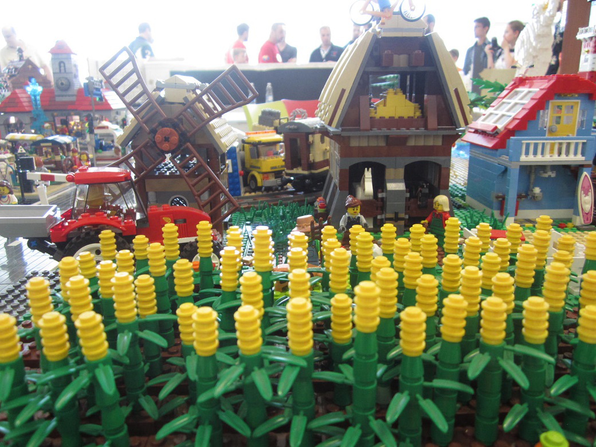 Case sostenibili esposte da ITLUG (associazione indipendente di appassionati LEGO) a Lego Build the Change 2016