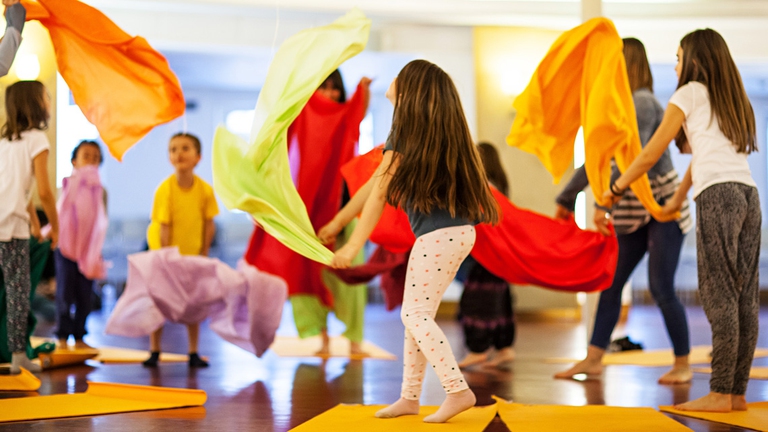 I benefici dello yoga per i bambini sono dimostrati
