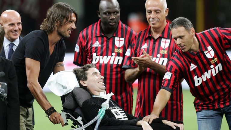 Stefano Borgonovo a San Siro per la gara tra Milan Glorie e Real Madrid Veteranos del 7 settembre 2009: l'incasso è devoluto alla sua fondazione