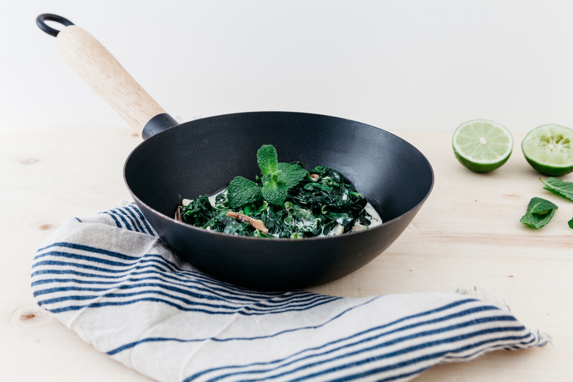 Spinaci e funghi shiitake con latte di cocco e zenzero