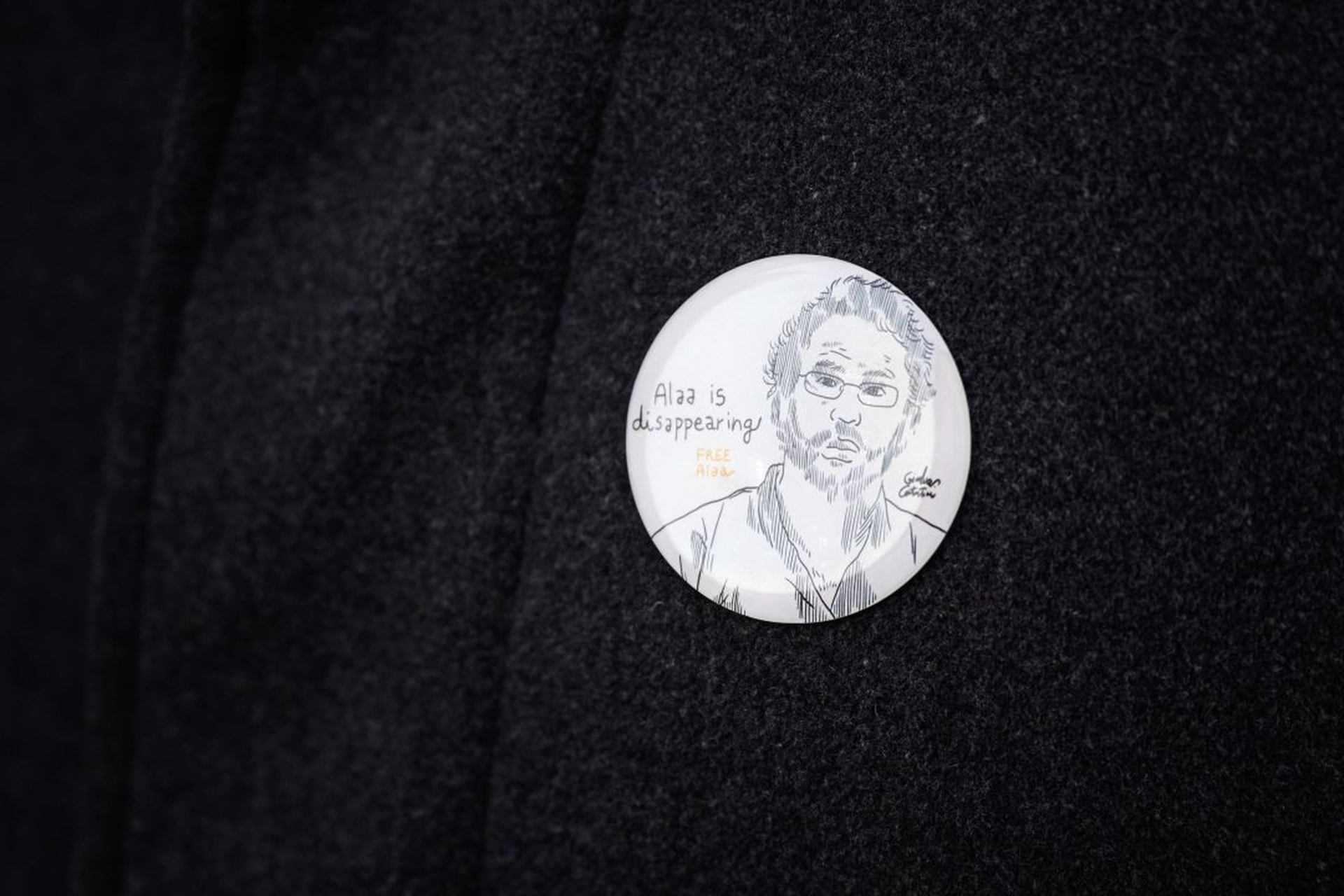 Family of Imprisoned Writer Alaa Abd el-Fattah Begin Sit-in At The Foreign Office