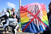 L’Ungheria ha inserito il binarismo di genere e il divieto al Pride in Costituzione
