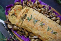Polpettone di lenticchie rosse con cuore filante di formaggio e funghi, la ricetta