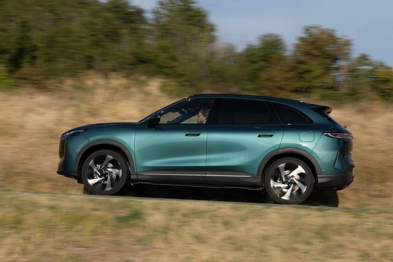 Lepas, L8, ibrida plug-in, test drive