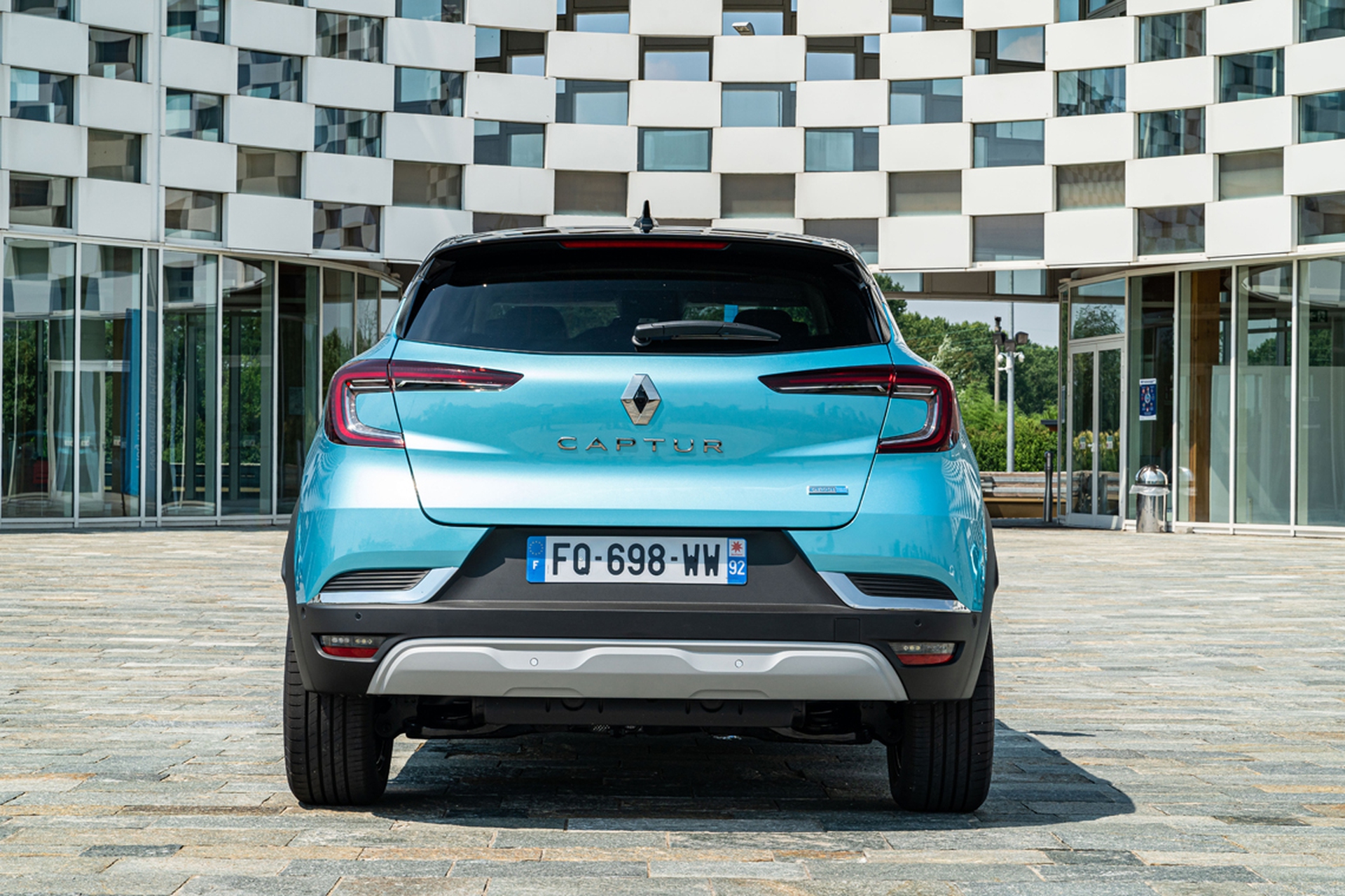 Renault-Captur-E-TECH.JPG