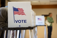 Elezioni di midterm negli Stati Uniti, i democratici fermano l’onda repubblicana
