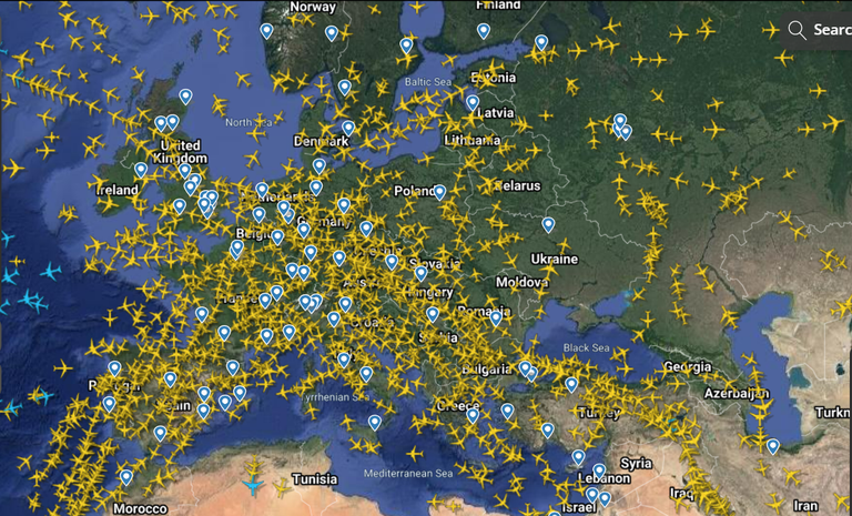 Lo spazio aereo europeo il 14 febbraio 2022: sull'Ucraina non vola quasi nessun aereo