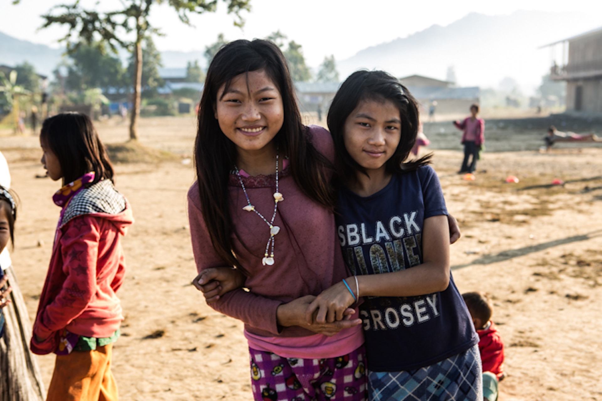 girl-determined-andrew-stanbridge-ragazze-sorridono