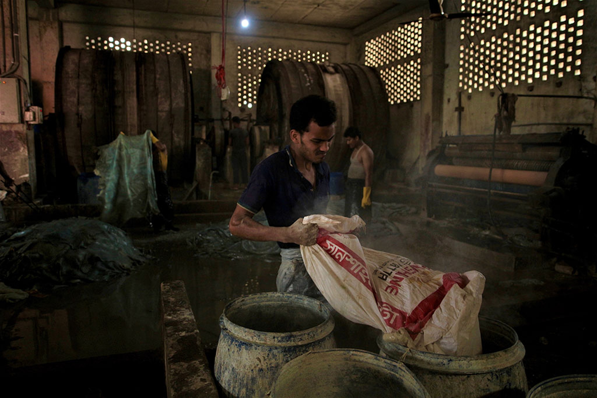 L'inferno delle concerie bengalesi