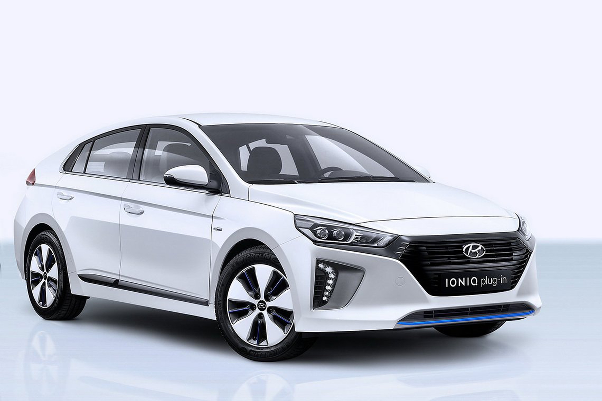 La Hyundai Ioniq in tre versioni: ibrida, ibrida plug-in ed elettrica