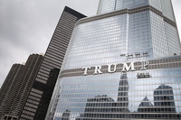 La Trump Tower di Chicago inquina il fiume, la denuncia per aver violato le leggi ambientali