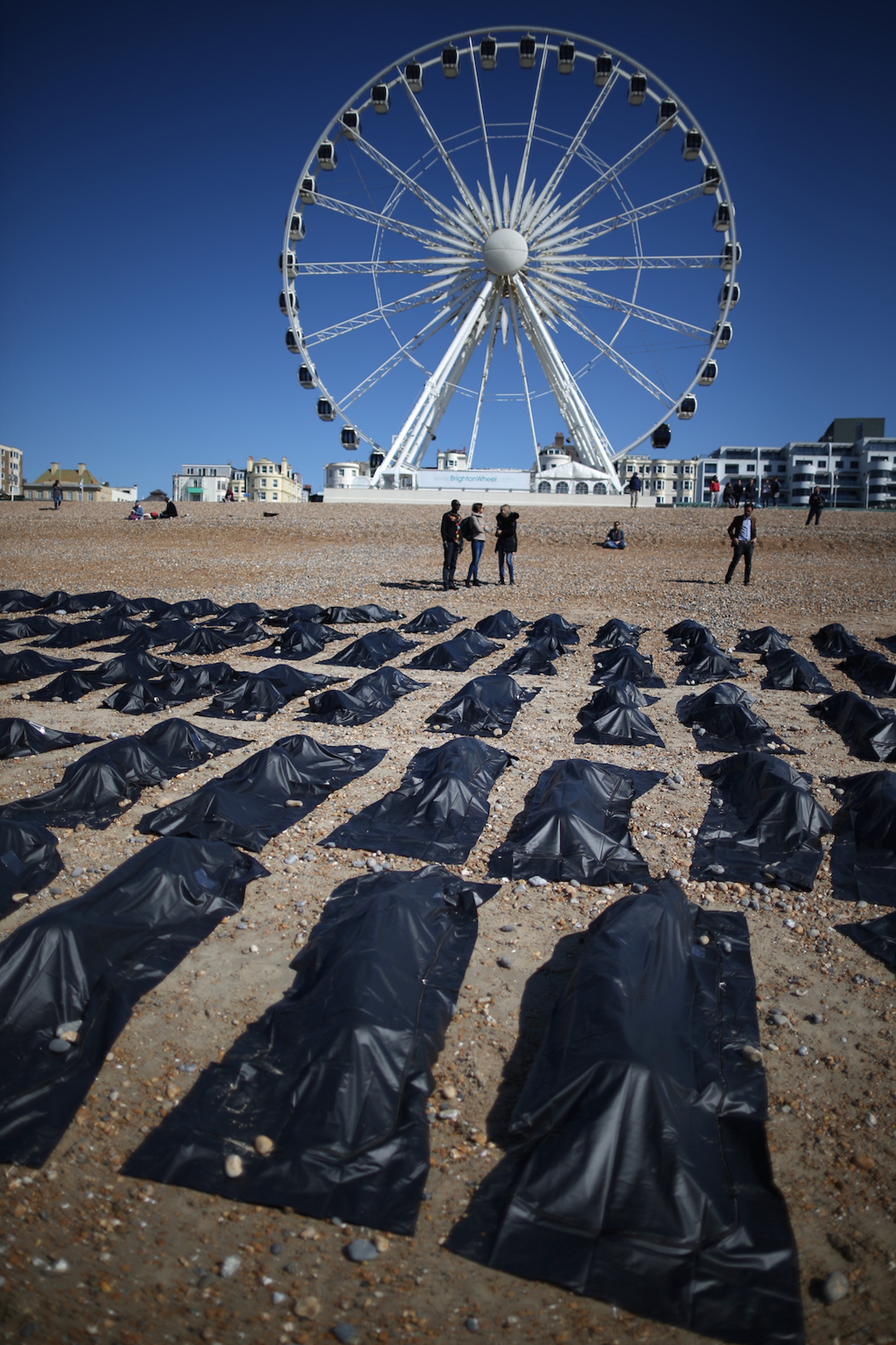 amnesty-sacchi-morti-brighton-ruota-2