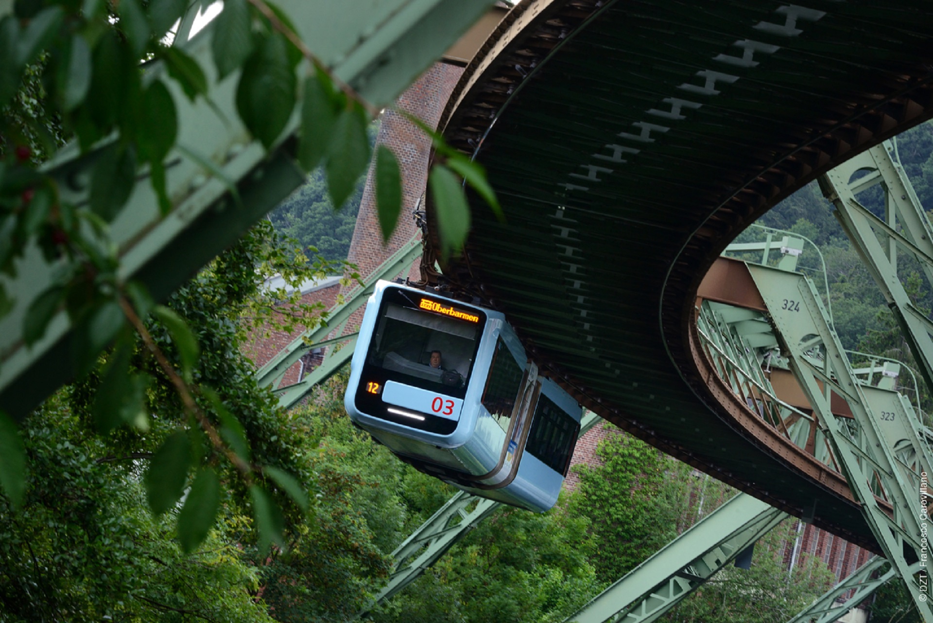 Wuppertal, Nordrhein-Westfalen, Deutschland - Schwebebahn