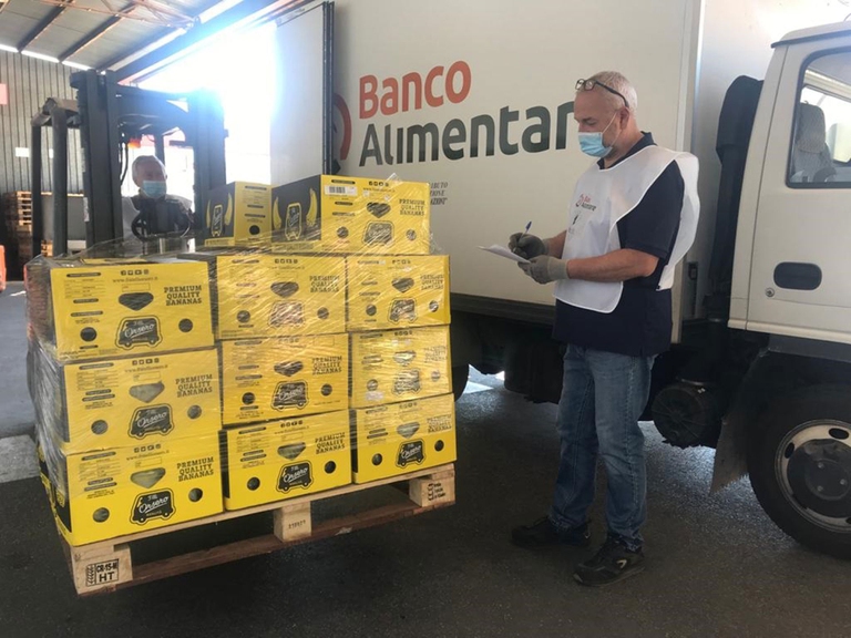 volontari Banco alimentare contro lo spreco di cibo