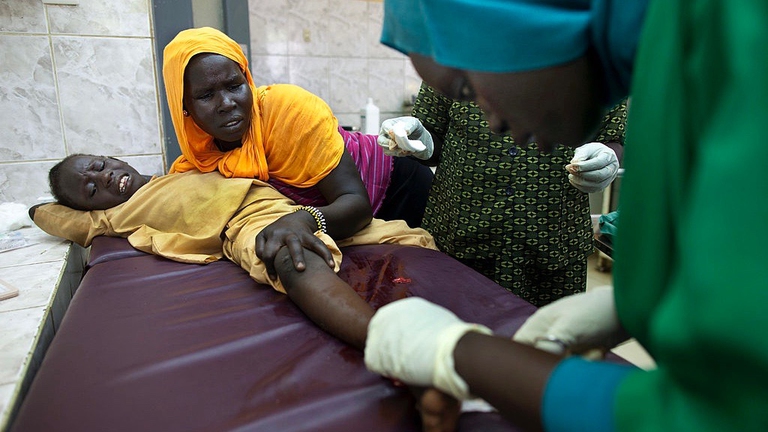 Feriti al  Juba Teaching hospital, 19 luglio 2012 Photo by Paula Bronstein/Getty Images