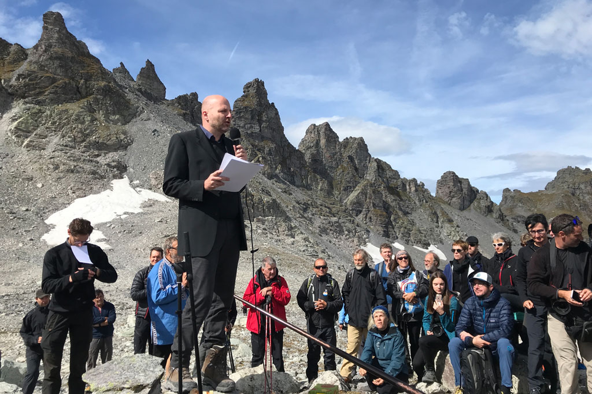 La cerimonia per il ghiacciaio del Pizol, in Svizzera
