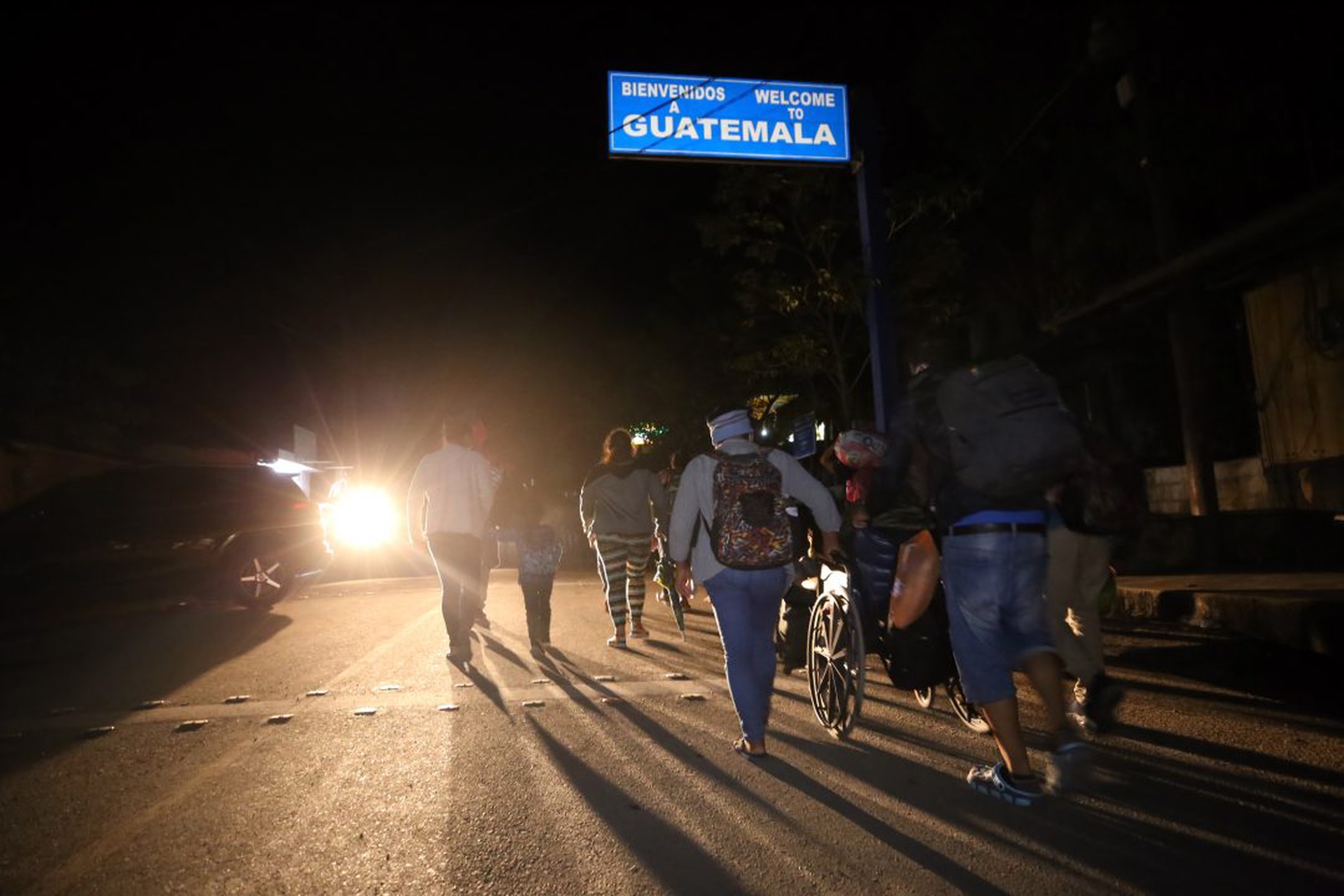 Una carovana di migliaia di migranti è stata bloccata con la forza in Guatemala