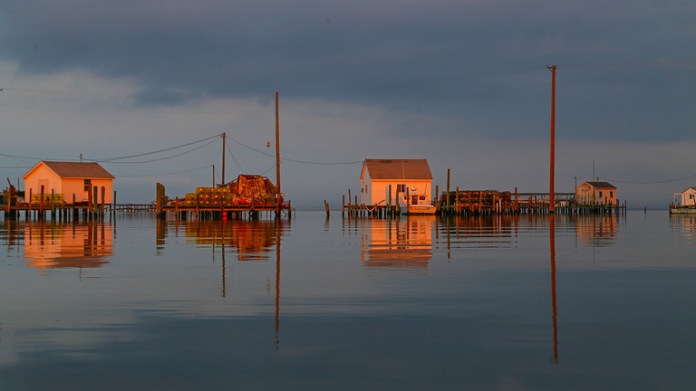 Nell'isola di Tangier le case affiroano appena dall'acqua