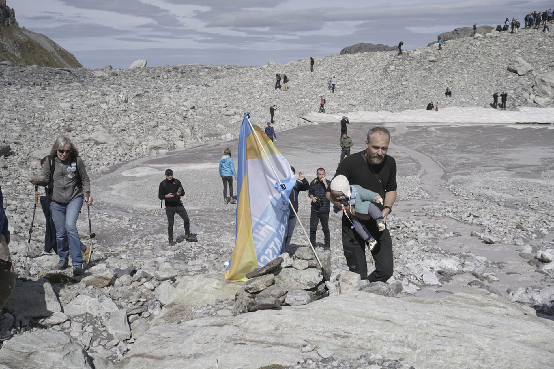 La cerimonia per il ghiacciaio del Pizol, in Svizzera