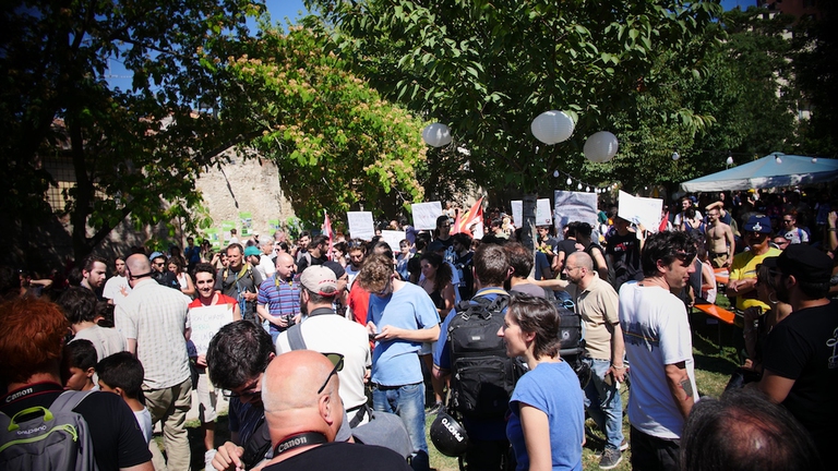 I manifestanti a Bologna si preparano al corteo anti G7 Ambiente.