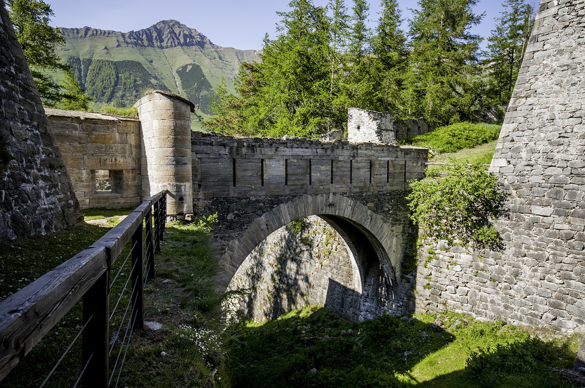 Ponte a collegamento delle parti del Forte Valli