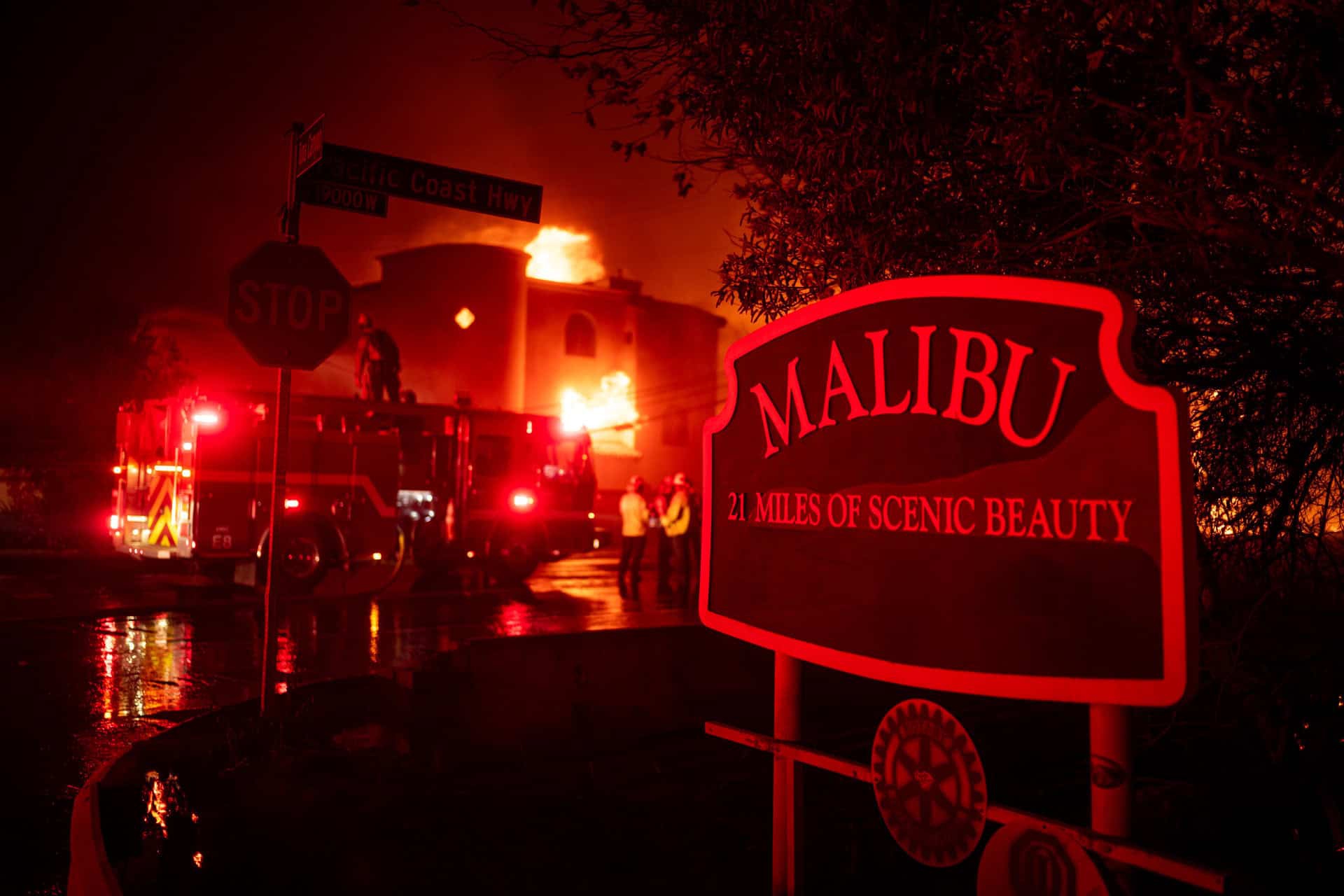Malibu beachfront homes go up in flames as the Palisades fire reaches the pacific ocean