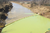 Più di 160mila litri di petrolio fuoriusciti da un oleodotto dell’Indiana, Stati Uniti