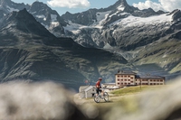 In Svizzera nei bike hotel, dove in camera arrivi con la bici