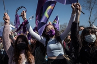 Violenza sulle donne, la destra italiana si astiene in Europa sulla Convenzione di Istanbul