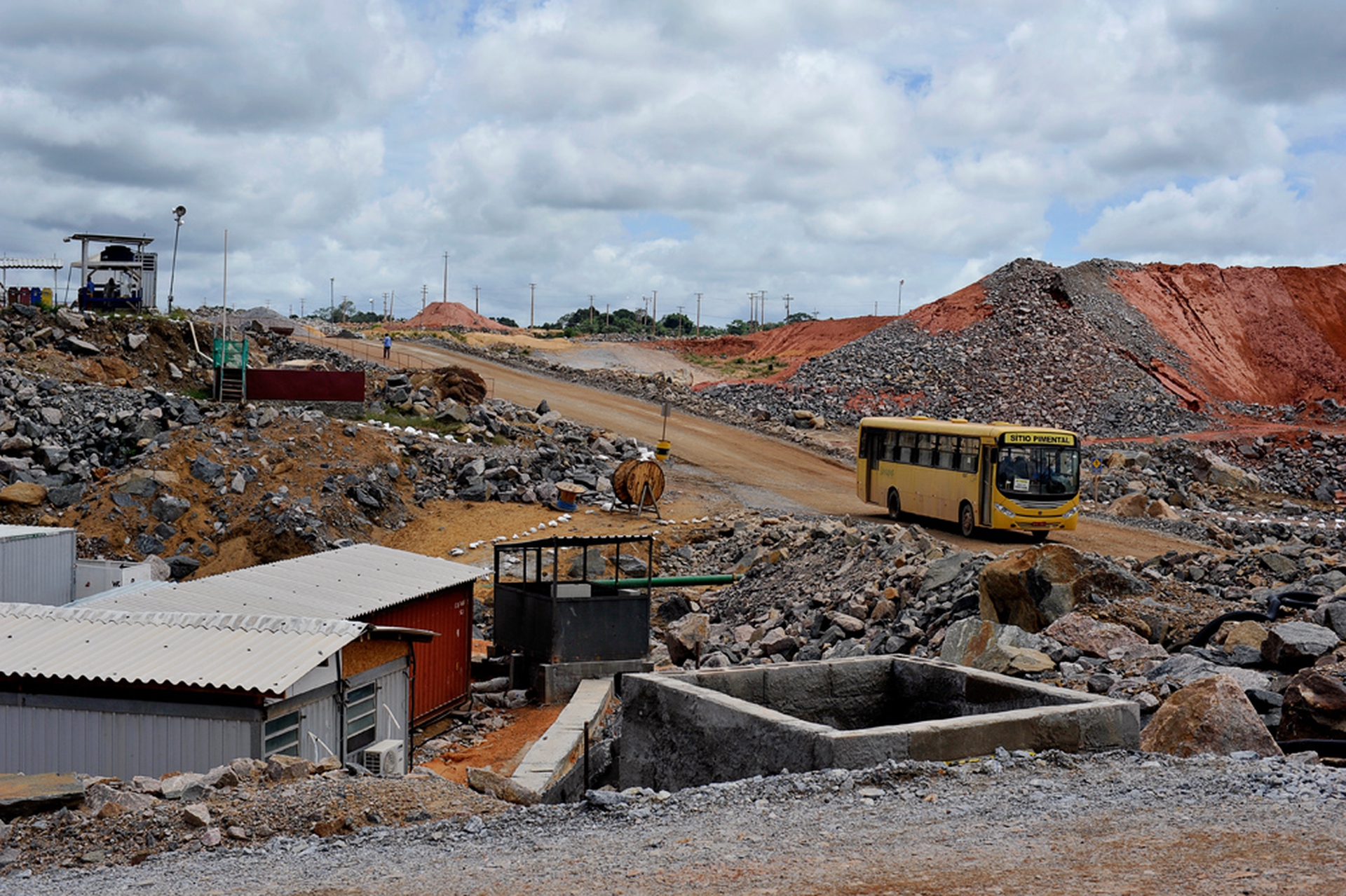 Uno sguardo sul cantiere della diga di Belo Monte
