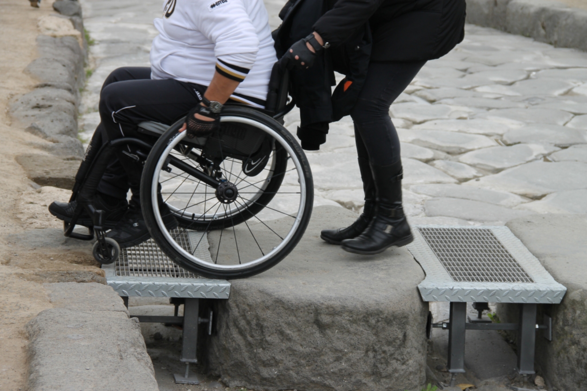 Pompei per tutti - Carrozzina