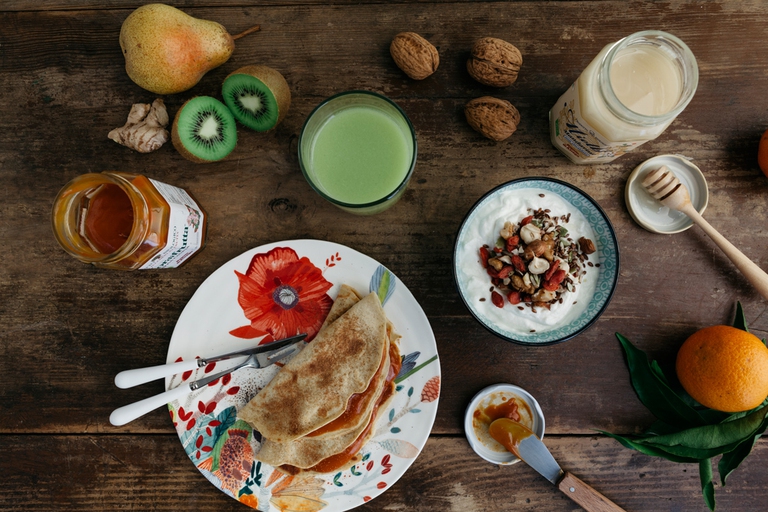 crepes con farina di avena e marmellata di rosa canina