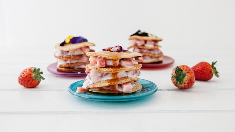 Mille foglie con ripiena di fragole e yogurt
