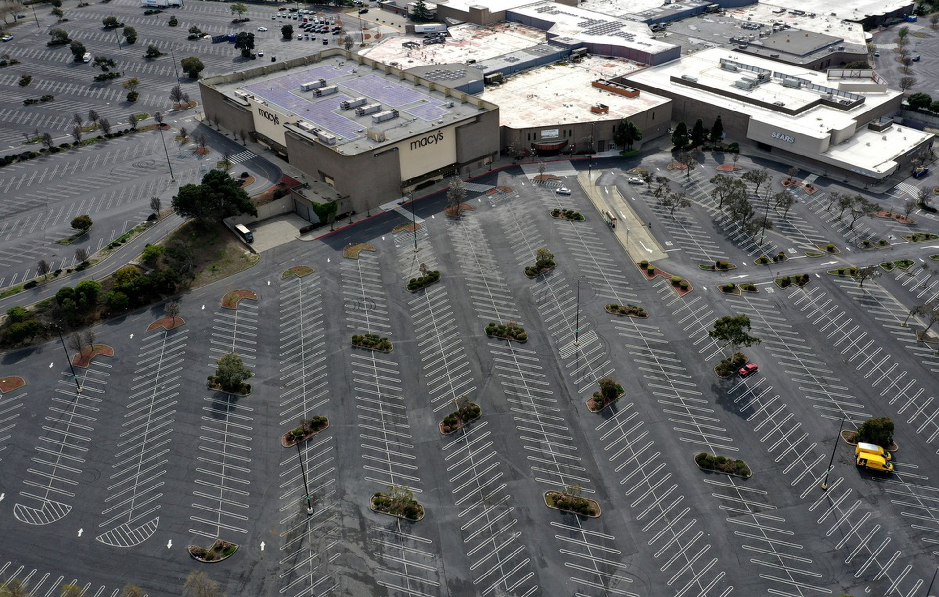 Parcheggio vuoto in America