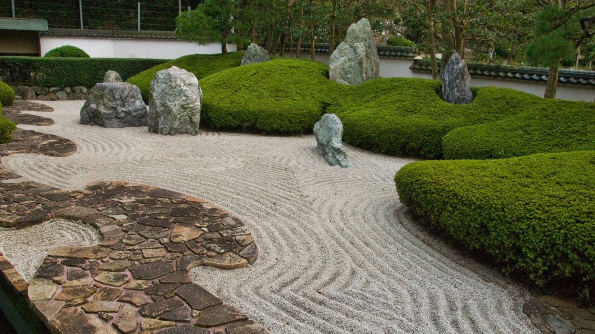 A cosa serve il giardino zen? Come si fa e quanto costa?