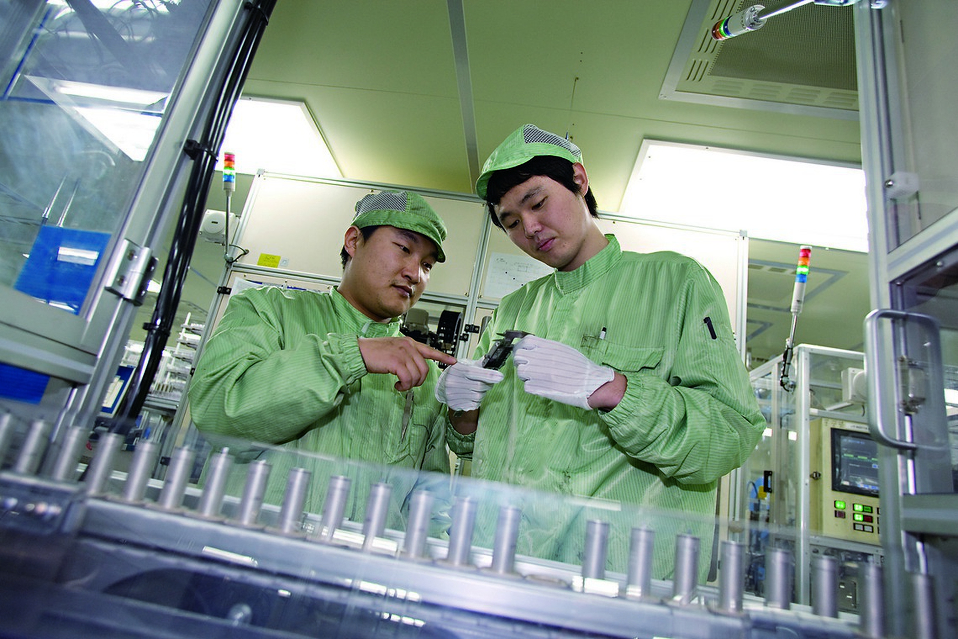 Ricarica flash per le auto elettriche, il futuro è alle porte