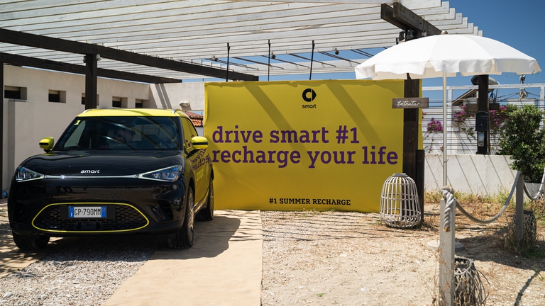 Le auto elettriche saranno disponibili in Francia con un leasing statale