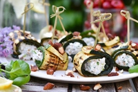 Involtini di zucchine con crema al farro